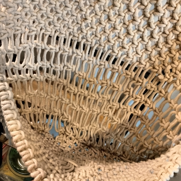 Handmade vintage macrame wall pocket wall hanging - Picture 3 of 9